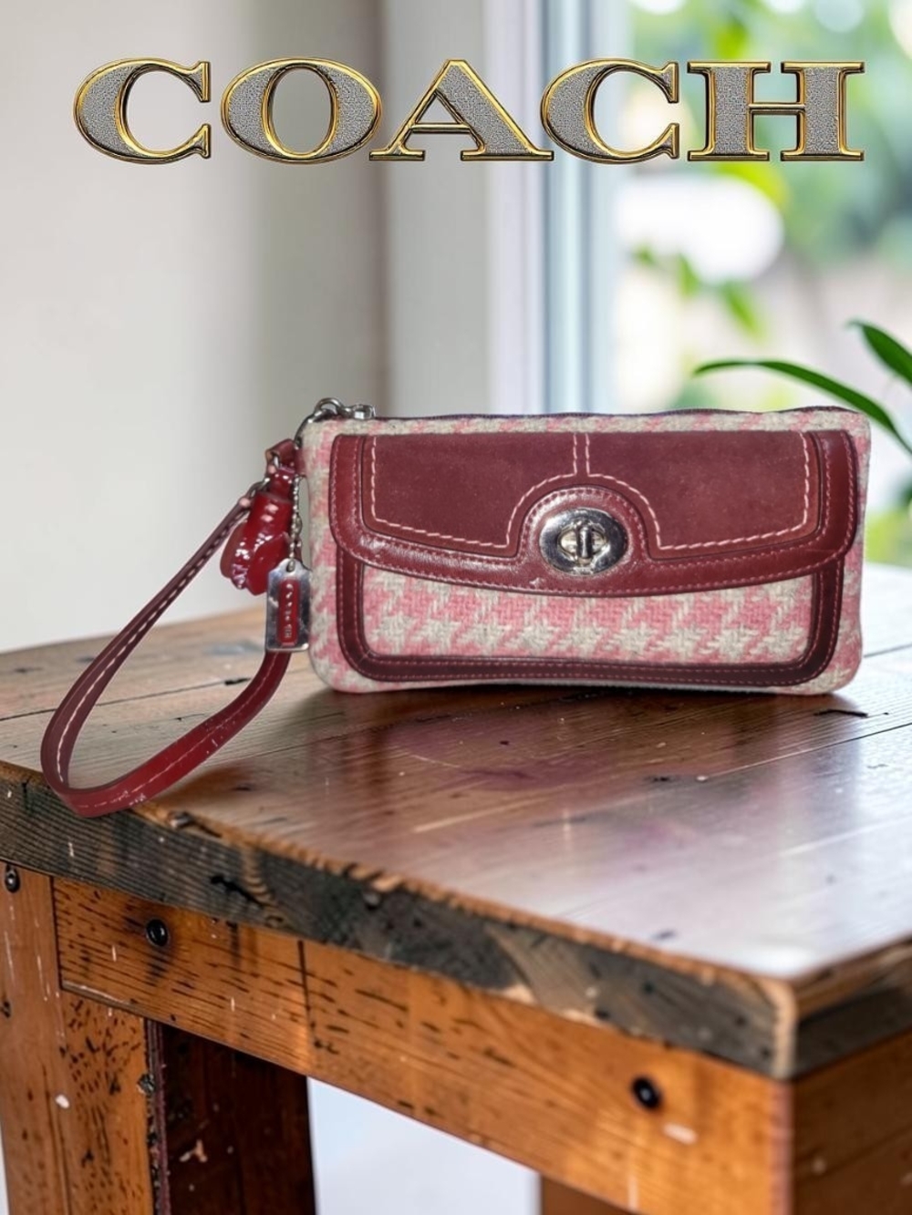 COACH Vintage Hamptons Tweed/Suede Turnlock Wristlet EUC